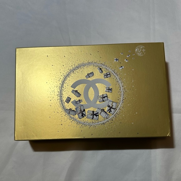 Chanel Always Brilliant Lipgloss Set - Picture 2 of 12